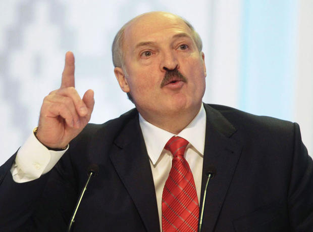 Александр Лукашенко: Из Украины в Беларусь оружие везут потоком