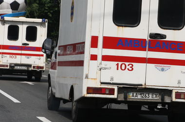Под Киевом джип тяжело травмировал пешехода, водитель сбежал