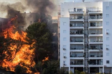 Хайфа в огне: пожар локализован, но может вспыхнуть снова