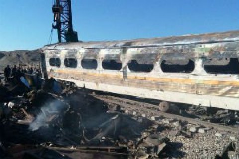 Глава Иранских железных дорог ушел в отставку после аварии поездов