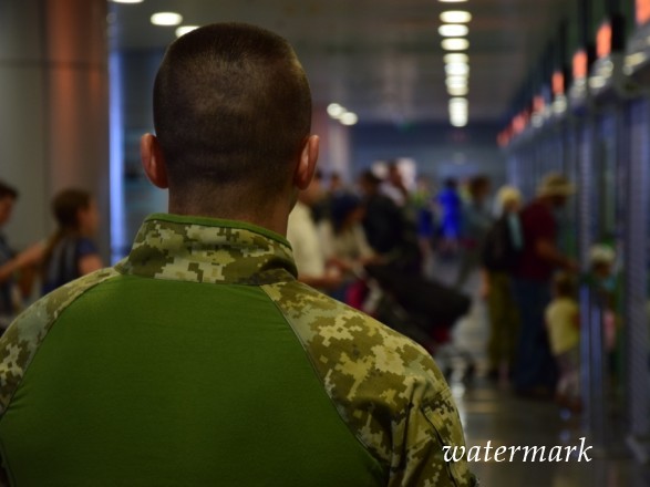 Более 800 россиян не впустили в Украину после военного положения