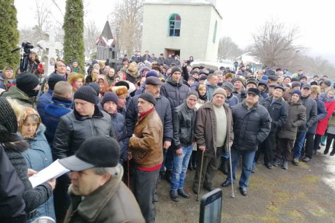 Во времена голосования прихода в Черновицкой области о переходе в ПЦУ будили полицию