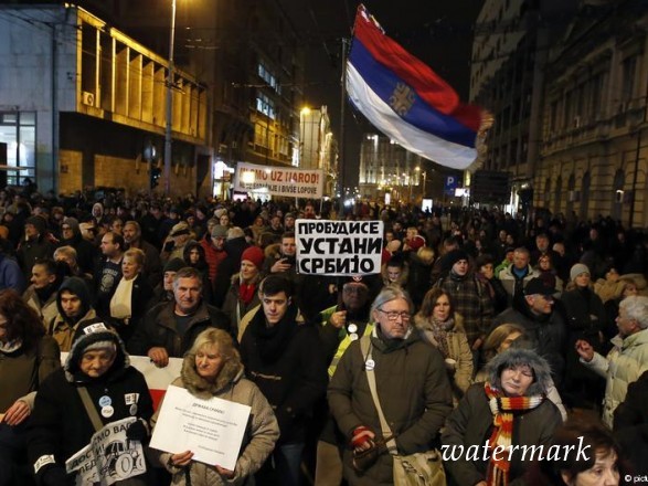 Тысячи сербов спрашивали отставки президента Вучич