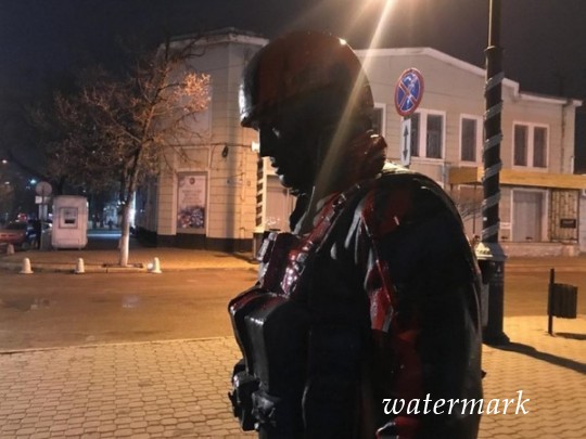 Появились фото облитого "кровью" монумента российским оккупантам в Крыму