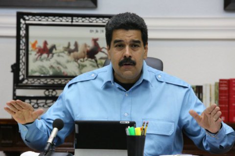 Мадуро преднамерен проложить досрочные парламентские выборы